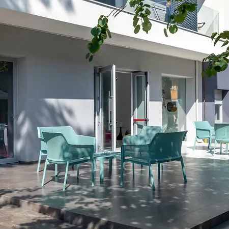 Filmare Ξενοδοχείο με διαμερίσματα 3*