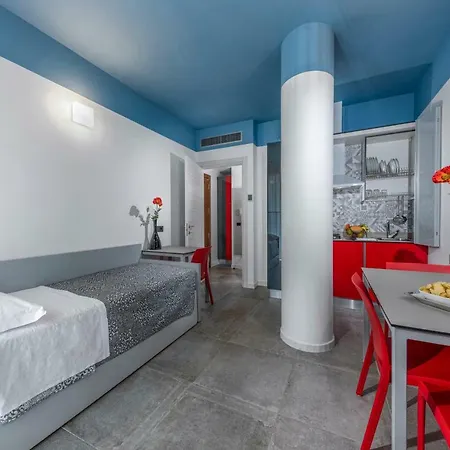 Filmare Ξενοδοχείο με διαμερίσματα Ριτσιόνε